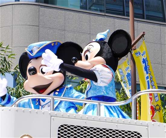 東京ディズニーシー１５周年　神戸まつりパレード